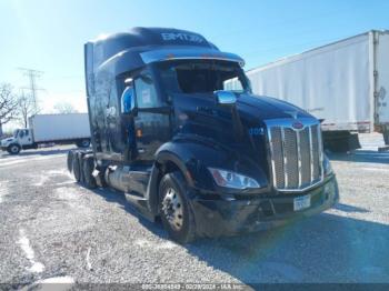  Salvage Peterbilt 579