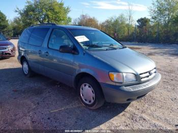  Salvage Toyota Sienna