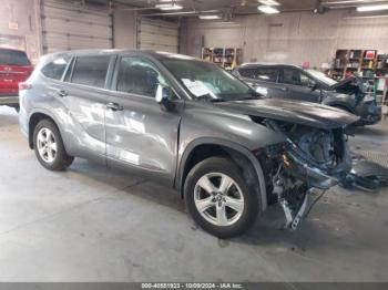  Salvage Toyota Highlander