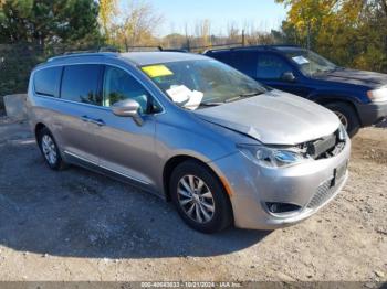  Salvage Chrysler Pacifica