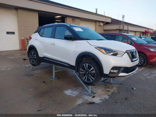  Salvage Nissan Kicks