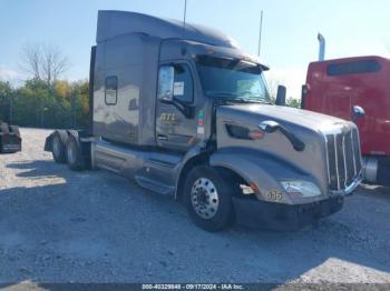  Salvage Peterbilt 579