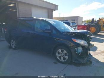  Salvage Toyota Sienna