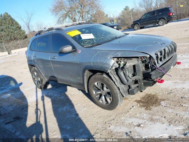  Salvage Jeep Cherokee