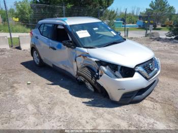  Salvage Nissan Kicks