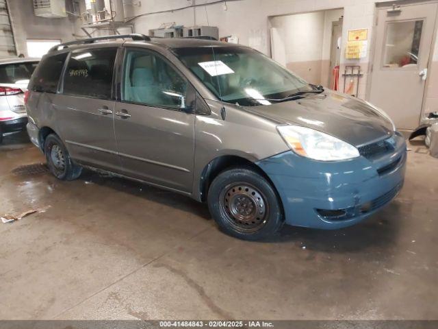  Salvage Toyota Sienna