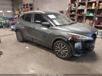  Salvage Nissan Kicks