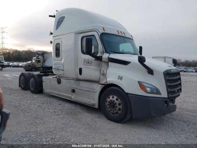  Salvage Freightliner New Cascadia 126