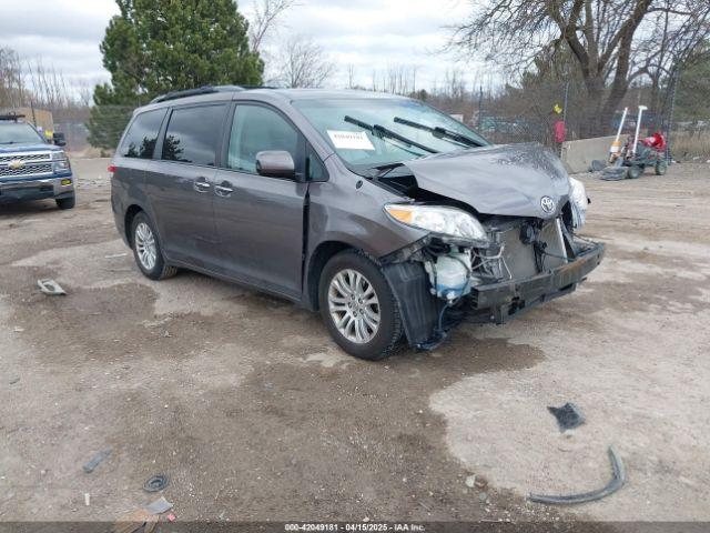  Salvage Toyota Sienna