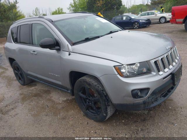  Salvage Jeep Compass