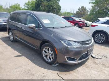  Salvage Chrysler Pacifica