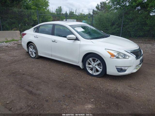  Salvage Nissan Altima