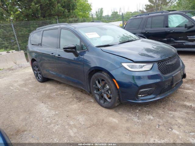  Salvage Chrysler Pacifica