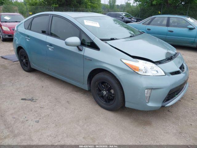  Salvage Toyota Prius