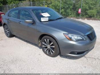  Salvage Chrysler 200