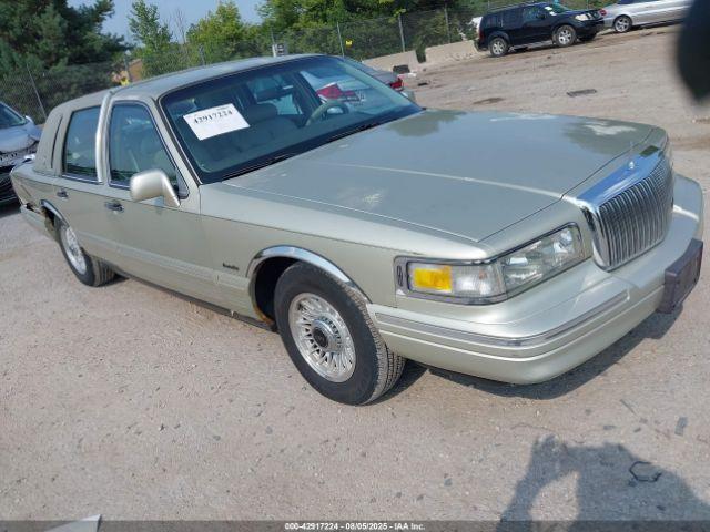  Salvage Lincoln Towncar