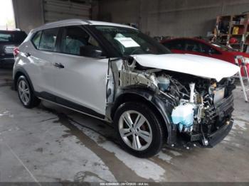  Salvage Nissan Kicks