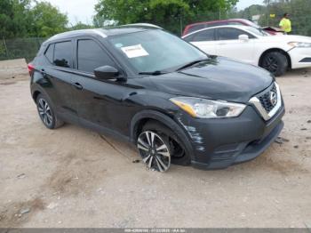  Salvage Nissan Kicks