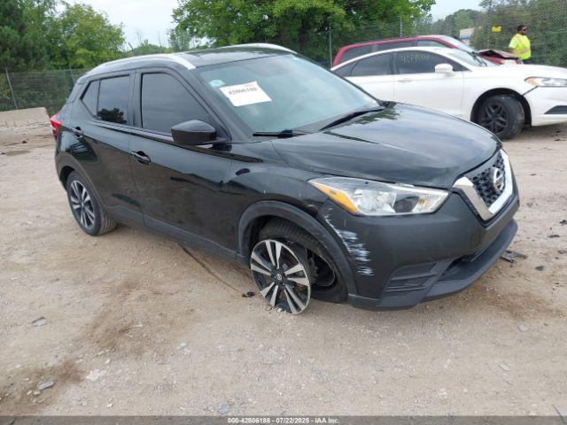  Salvage Nissan Kicks