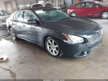  Salvage Nissan Maxima