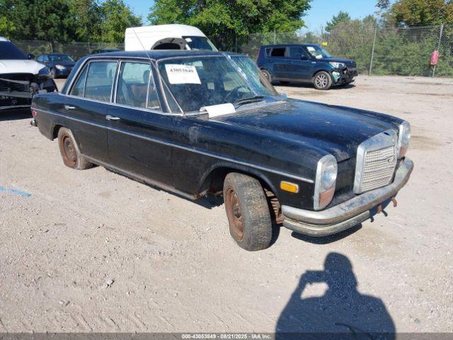  Salvage Mercedes-Benz 240-Class