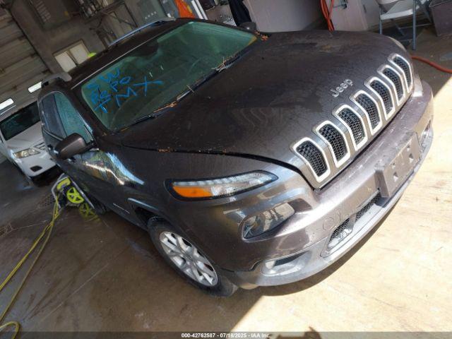  Salvage Jeep Cherokee