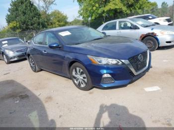  Salvage Nissan Altima