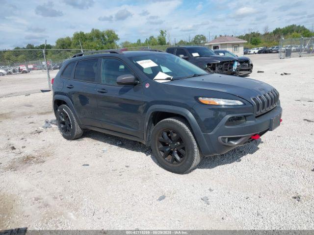  Salvage Jeep Cherokee