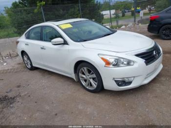  Salvage Nissan Altima
