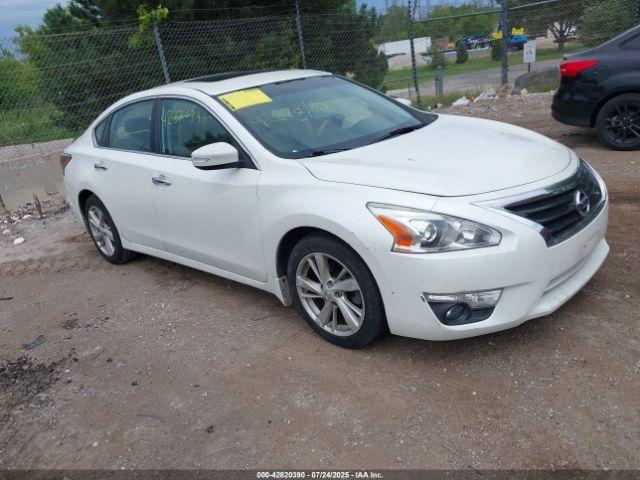  Salvage Nissan Altima