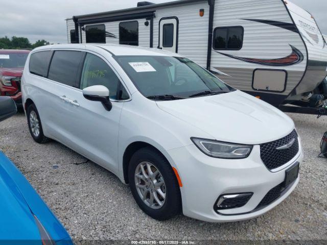  Salvage Chrysler Pacifica