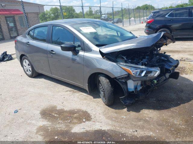  Salvage Nissan Versa