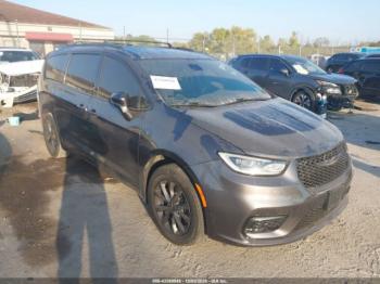  Salvage Chrysler Pacifica