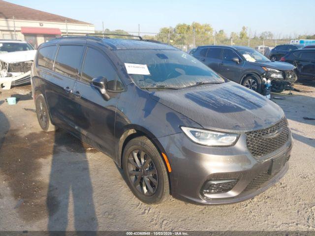  Salvage Chrysler Pacifica