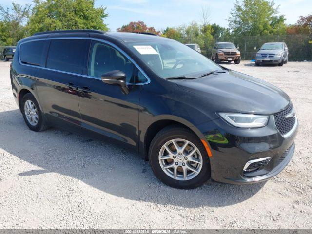  Salvage Chrysler Pacifica
