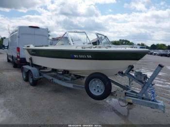  Salvage Starcraft 18 Feet