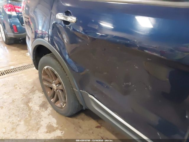 Ford Explorer Xlt Image 3