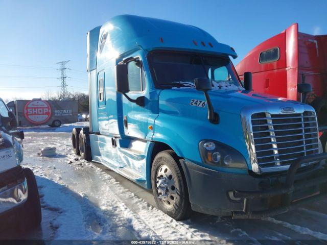  Salvage Freightliner Cascadia 125
