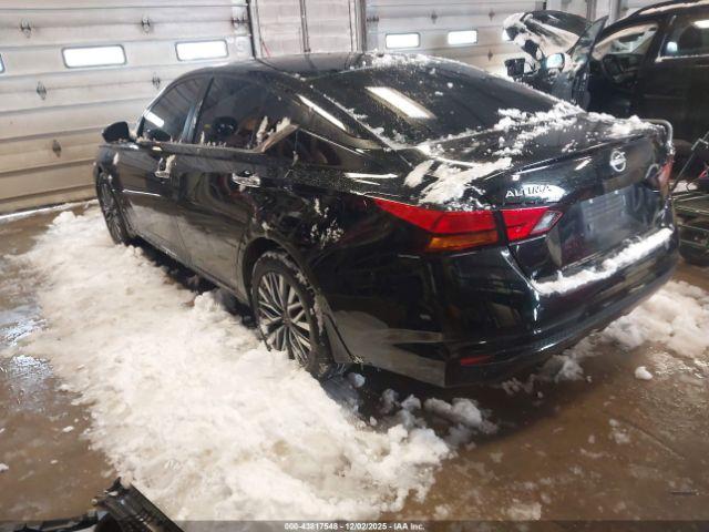 Nissan Altima Sv Intelligent Awd Image 3