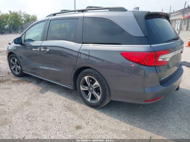 Honda Odyssey Touring Image 2