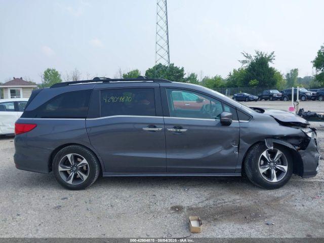 Honda Odyssey Touring Image 10