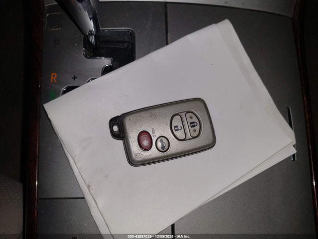 Toyota Avalon Limited Image 9