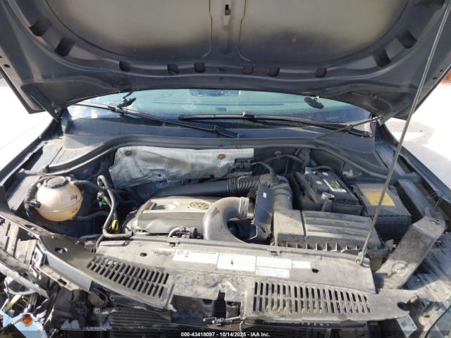 Volkswagen Tiguan 2.0t Image 12