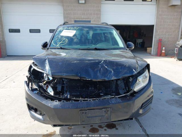 Volkswagen Tiguan 2.0t Image 16