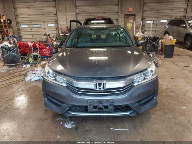 Honda Accord Lx Image 17