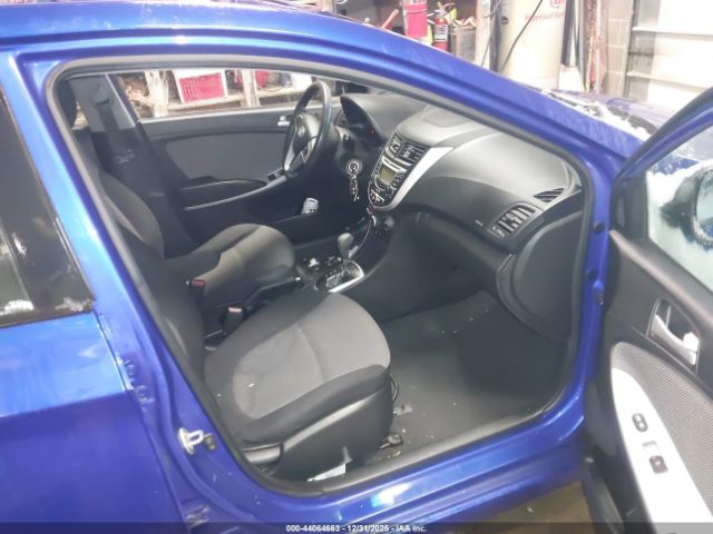 Hyundai ACCENT Gs Image 11