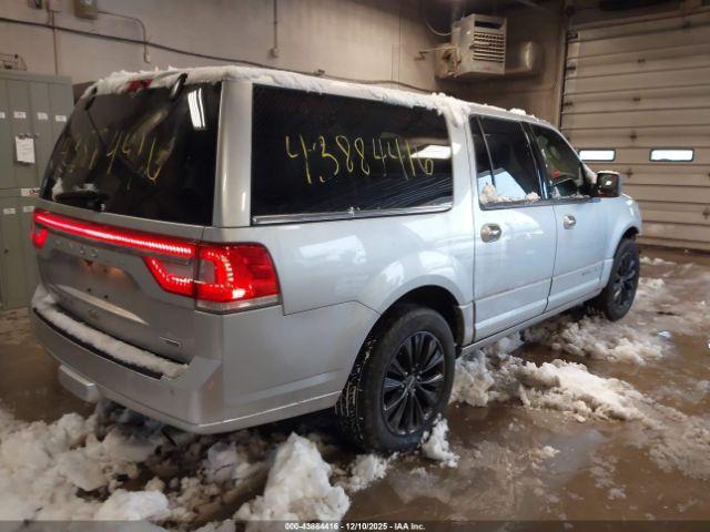 Lincoln Navigator Image 4