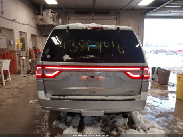 Lincoln Navigator Image 13