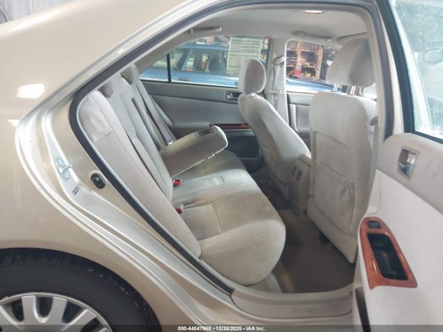 Toyota Camry Xle Image 3