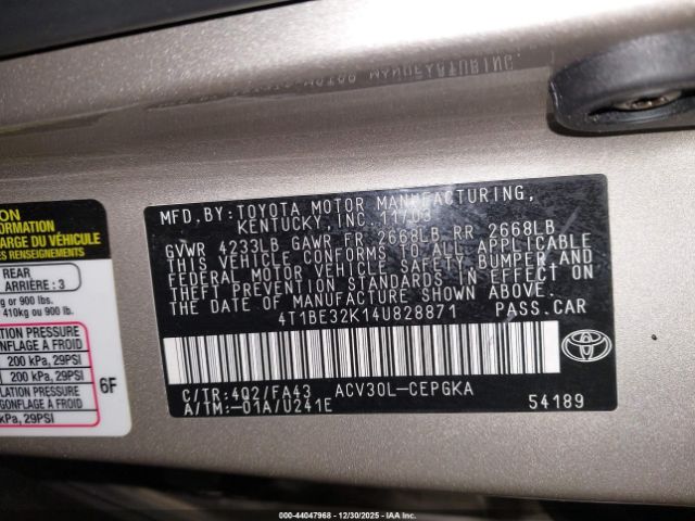 Toyota Camry Xle Image 8